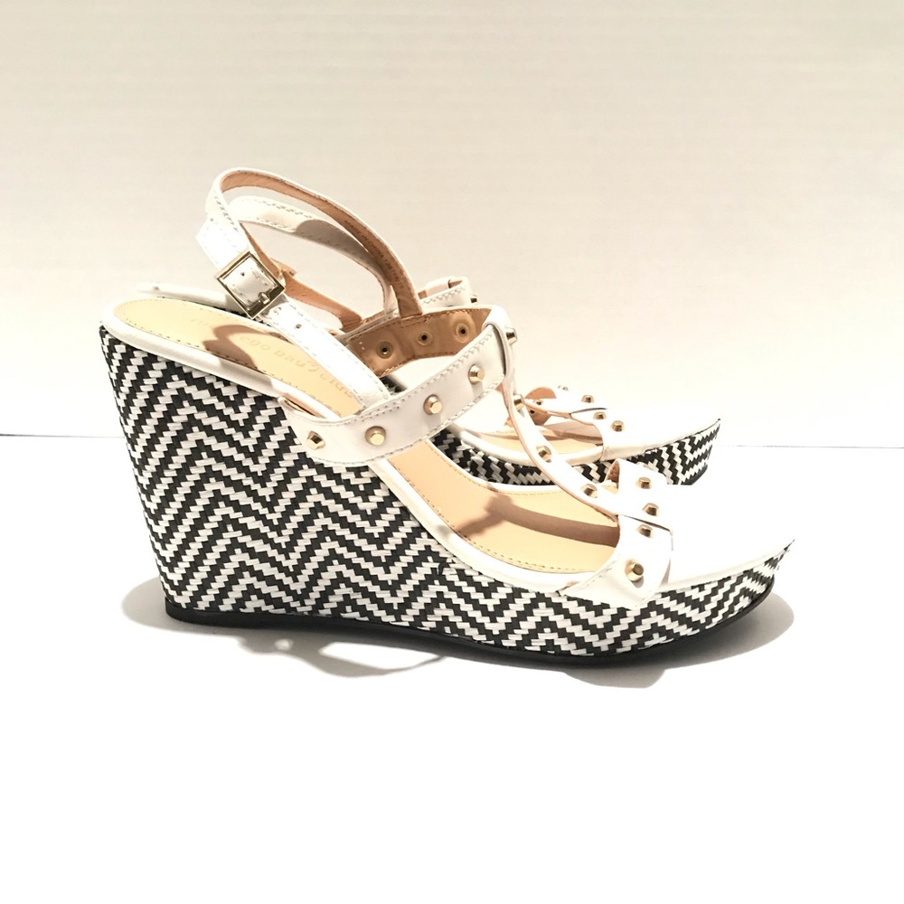 Montego Bay Club White/Black Chevron Wedges Size 9 1/2